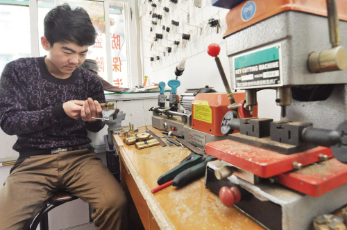 贞丰开锁店为啥“牛号”频现 听开锁师傅讲什么锁最防盗